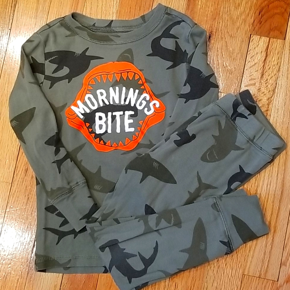 GAP shark pajamas set